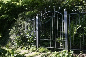 garden-gate-116918_640(1)