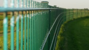 fence-442273_640(1)